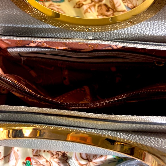 beautiful handbag - Picture 6 of 7